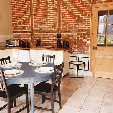 Le 2 Pieces Avec Parking Prive Apartment Honfleur Luaran gambar