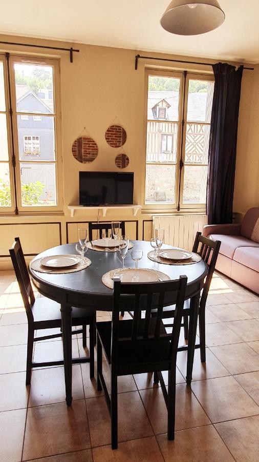 Le 2 Pieces Avec Parking Prive Apartment Honfleur Luaran gambar