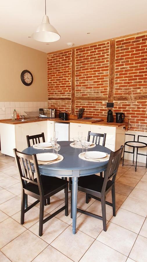 Le 2 Pieces Avec Parking Prive Apartment Honfleur Luaran gambar